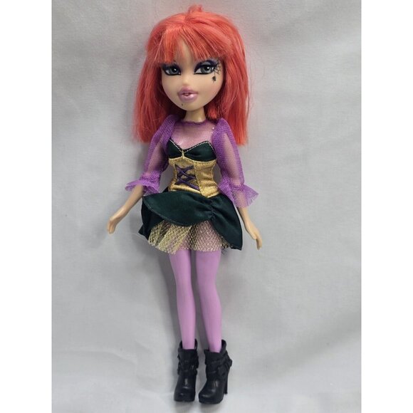 Bratz Doll Masquerade Finora Red Head With Outfit And Accessories - Picture 10 of 16
